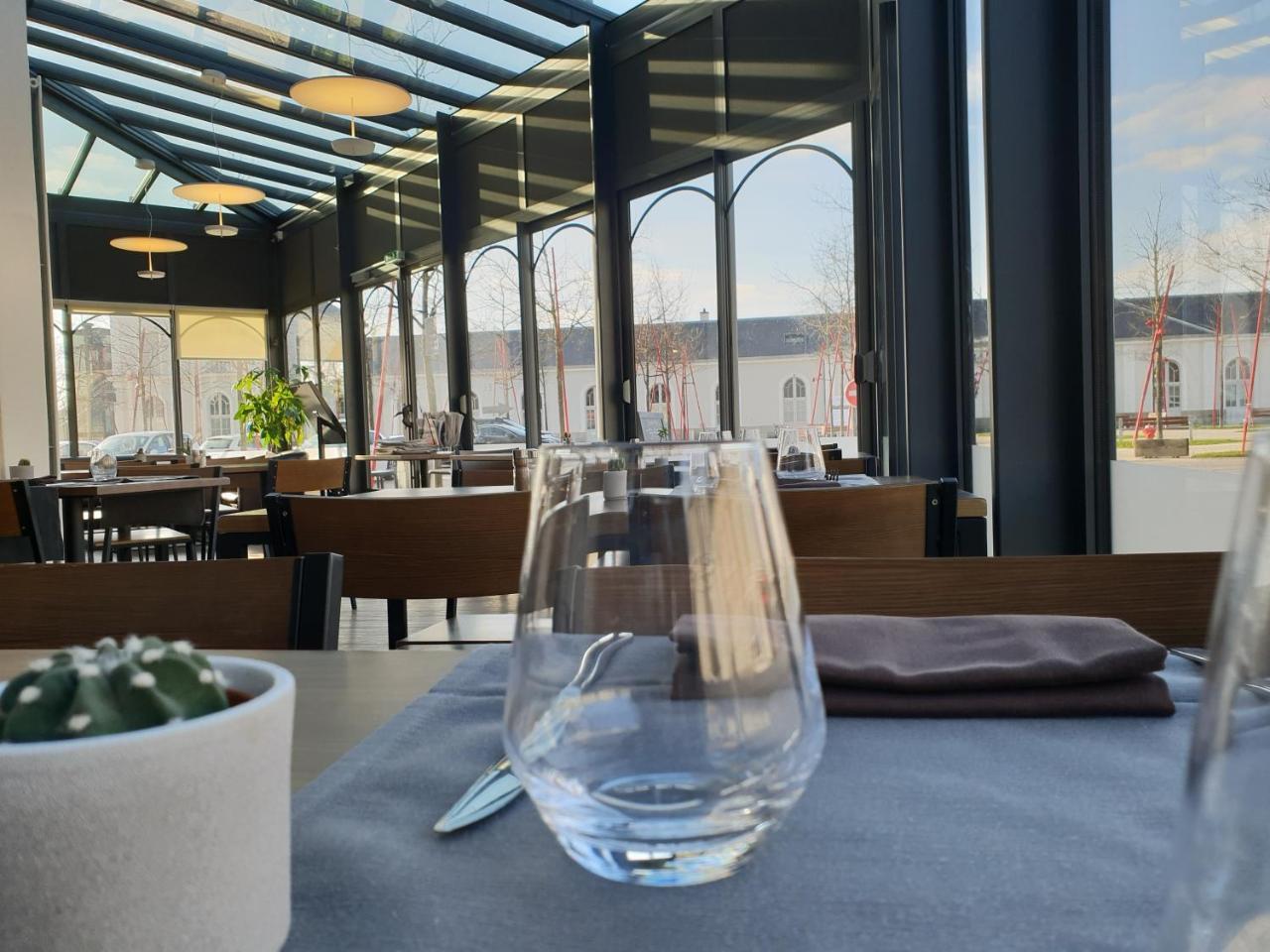 Hotel De La Gare - Restaurant Bistro Quai Ла-Рош-сюр-Йон Экстерьер фото